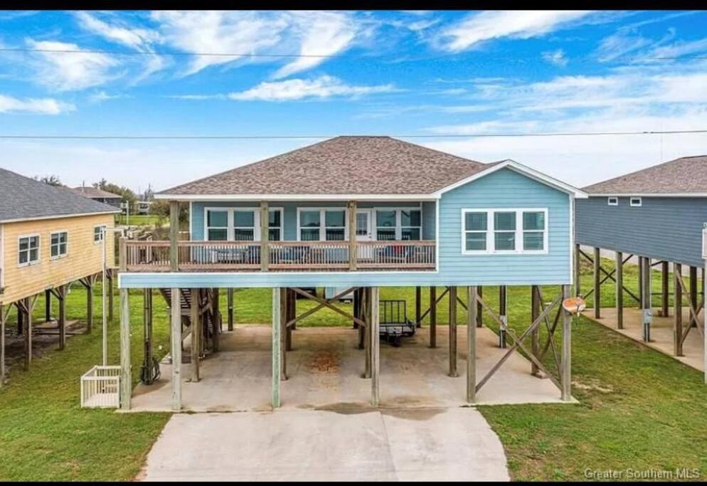 Oceanfront Home Near Hollybeach Cameron エクステリア 写真