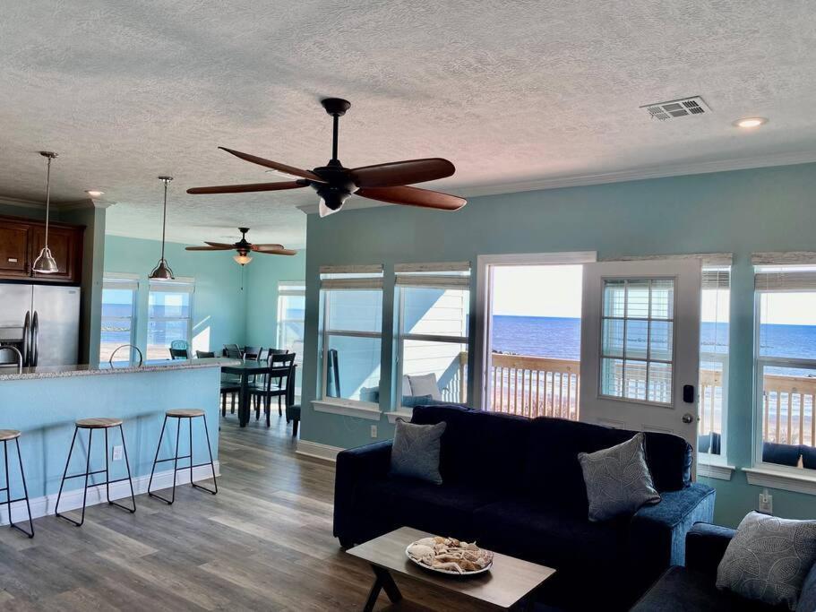 Oceanfront Home Near Hollybeach Cameron エクステリア 写真